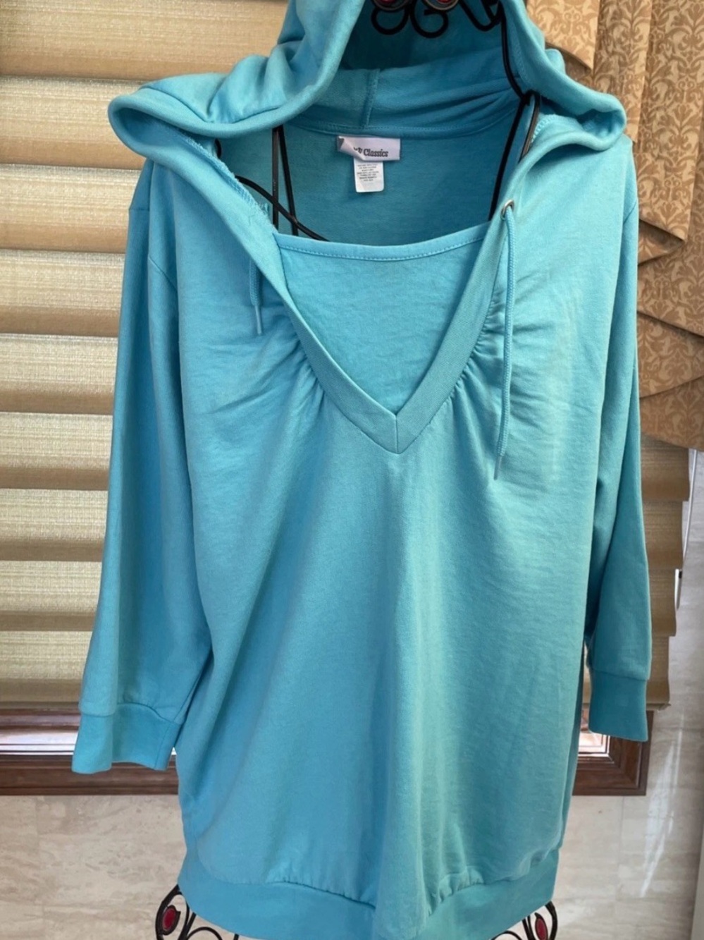 CW Classics Turquoise Hooded Sweatshirt Size Large With 3/4 Sleeves